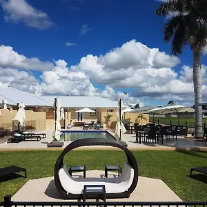 Aparthotel Kernow - Minimum Age 18, Charters Towers